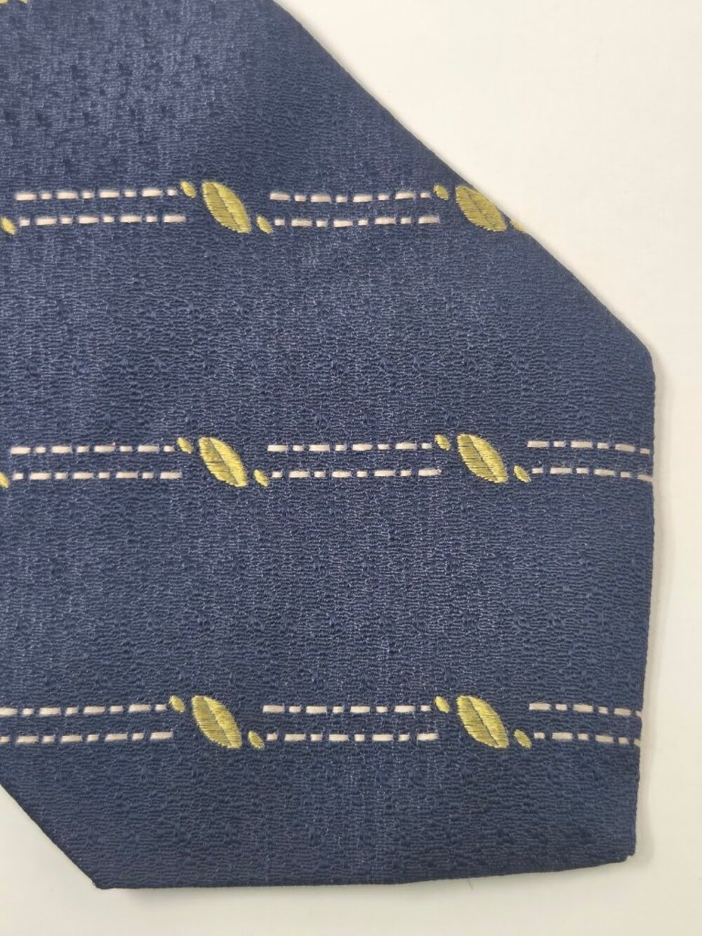 100% Silk Calvin Klein Navy Necktie Gold Stripe Pattern Made In USA 59 Inch